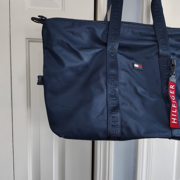 Tommy Hilfiger Navy Weekender Nylon Bag Travel - Picture 2 of 9